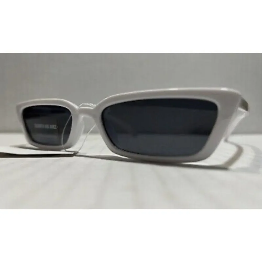 elizabeth and james white Small Rectangle frame black lens sunglasses wg01su03